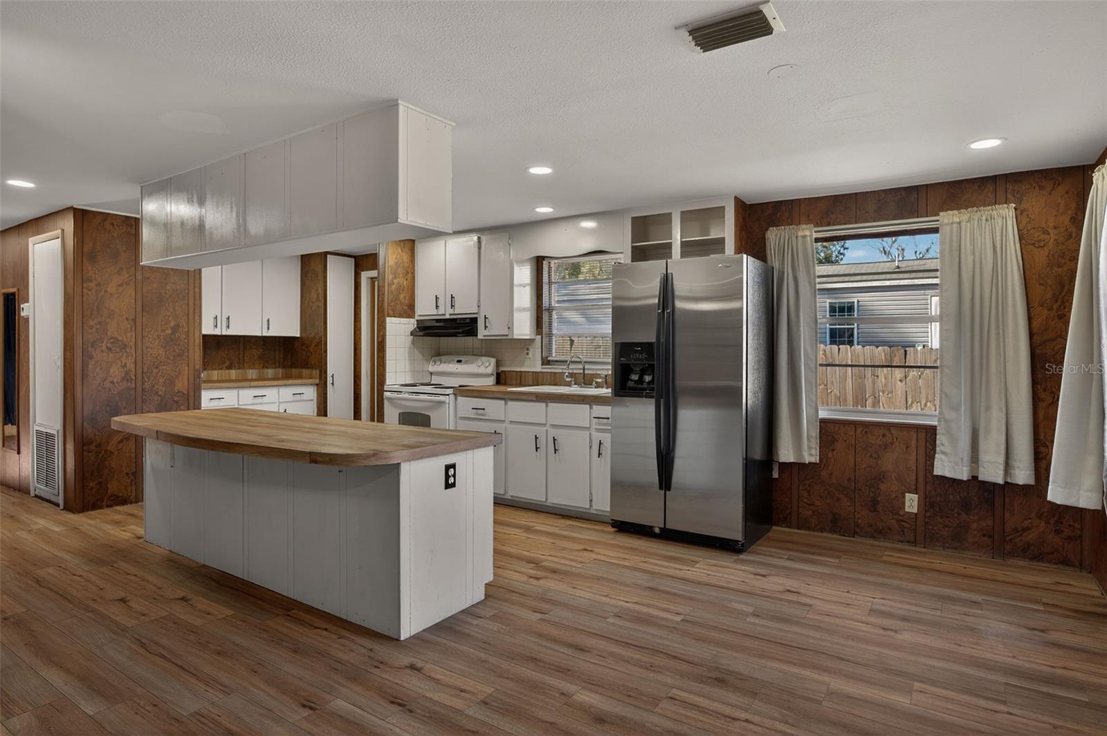 WITHLAPOPKA ISLANDS UNIT 04E - Residential