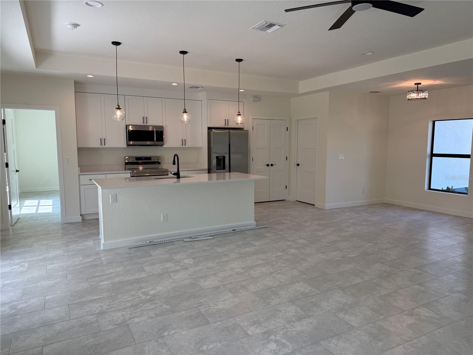 PORT CHARLOTTE SUB 06 - Residential Lease