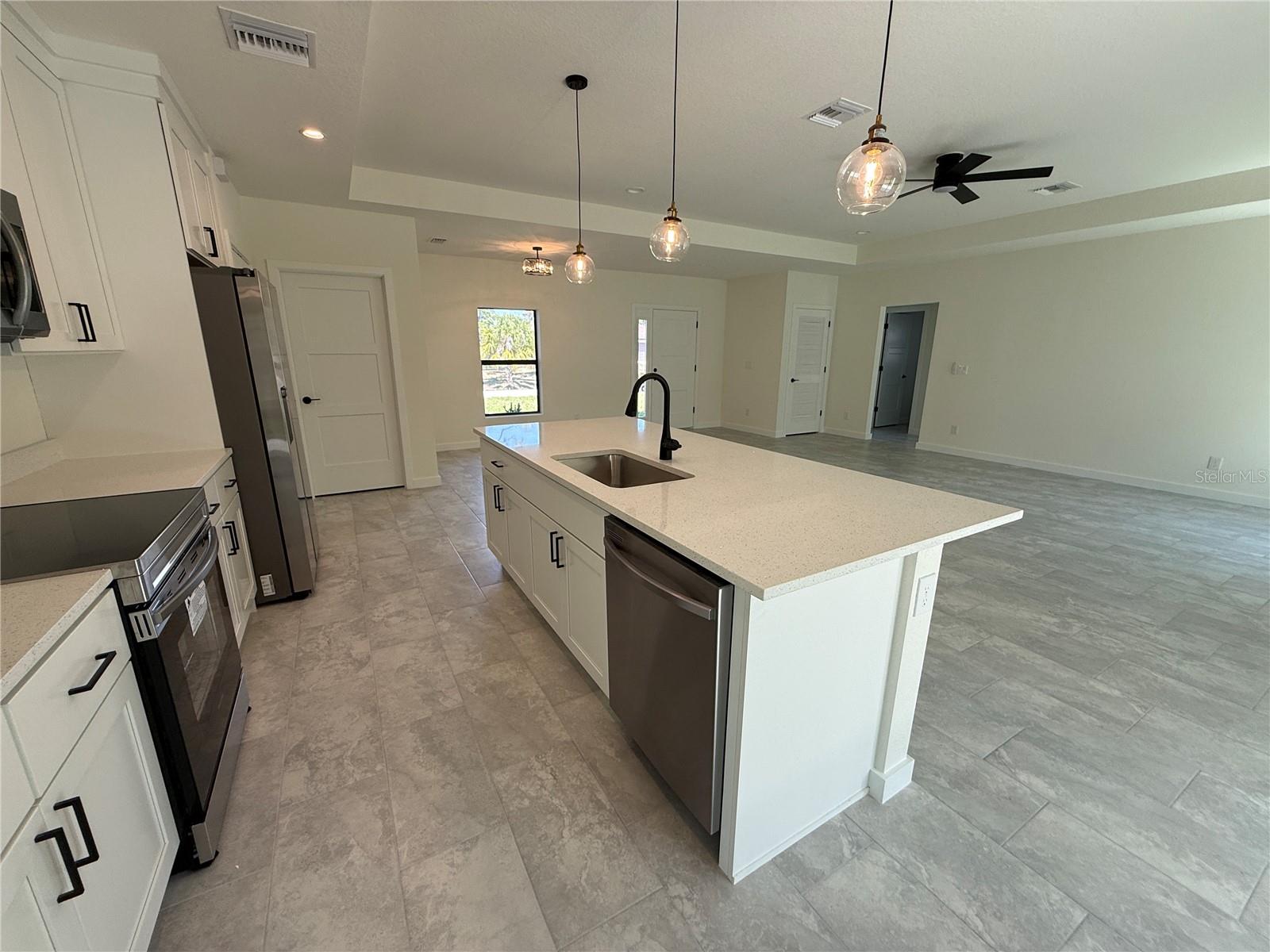 PORT CHARLOTTE SUB 06 - Residential Lease