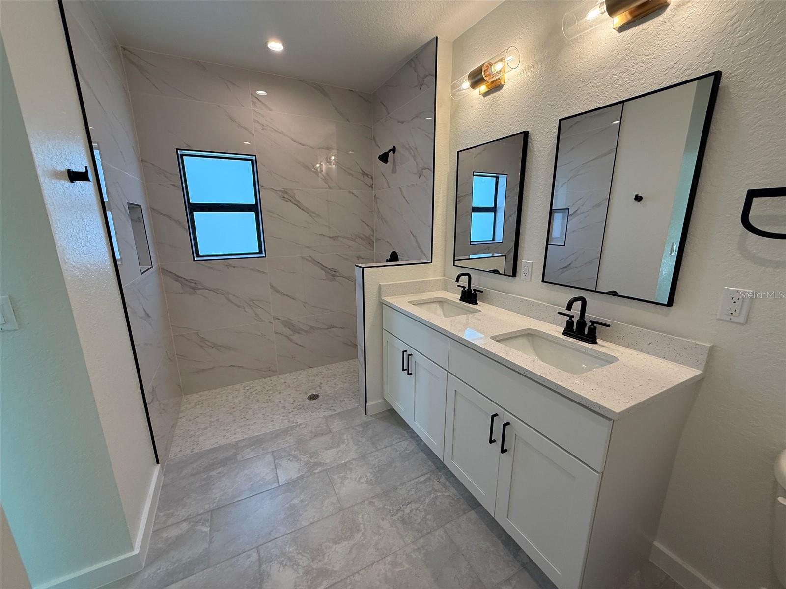 PORT CHARLOTTE SUB 06 - Residential Lease