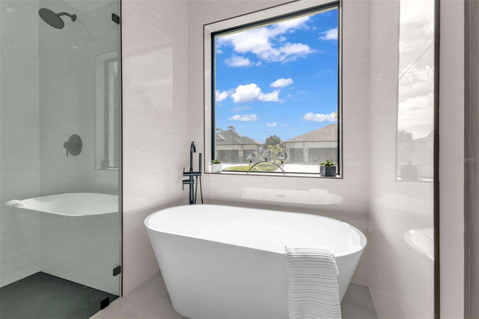 ROTONDA WEST PINE VALLEY - Residential