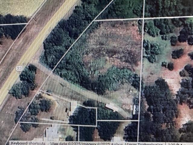 VALUE IS IN THE LAND, 2.75 ACRES WITH A 1,000SF BARN/OUTBUILDING, MOBILE HOME NEEDS RENOVATIONS OR BUILD A NEW HOME, GREAT LOCATION TO I-4, INVESTOR OR OWNER OCCUPY, A GREAT PROEPRTY WITH MANY POSSIBILITIES