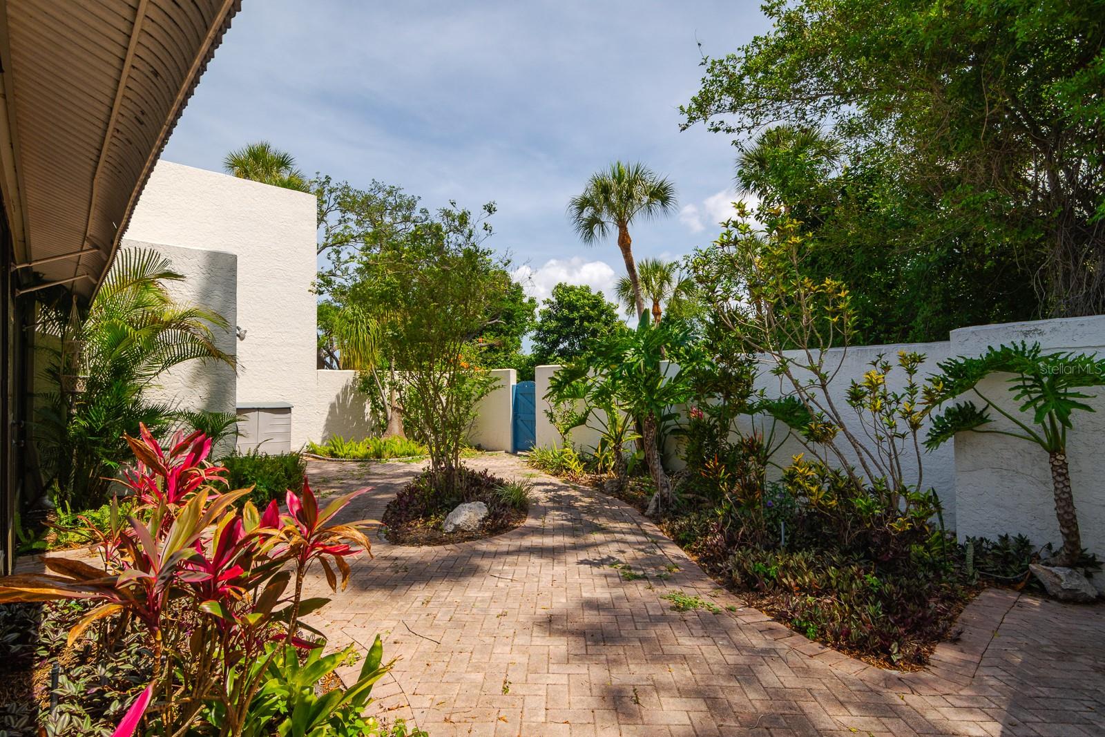 WILDEWOOD SPGS II C CONDO - Residential