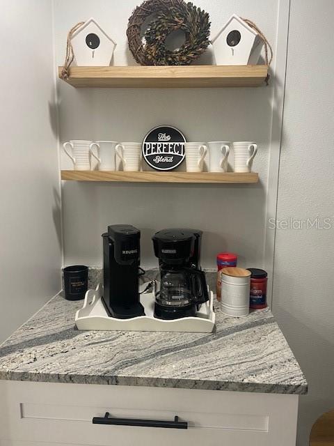 YARDARM CONDO PH I - Residential Lease