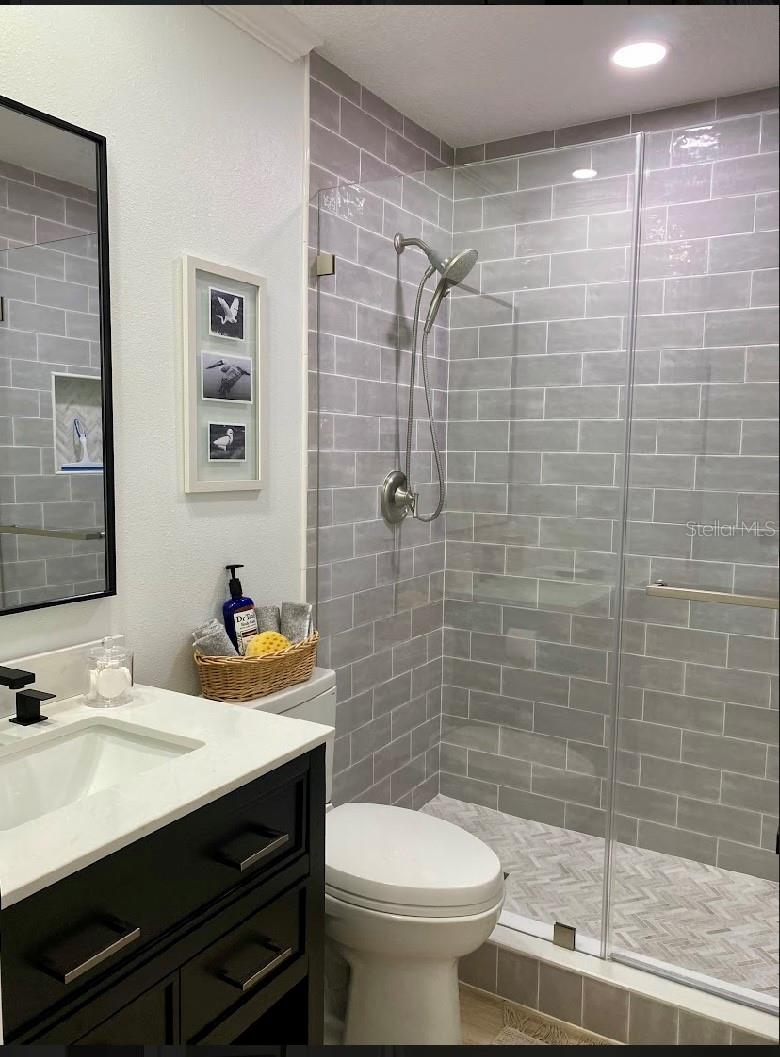 YARDARM CONDO PH I - Residential Lease