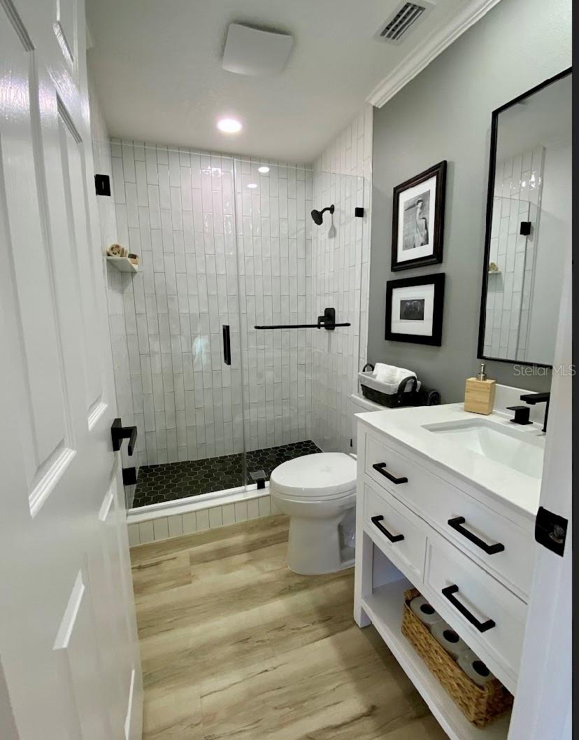 YARDARM CONDO PH I - Residential Lease