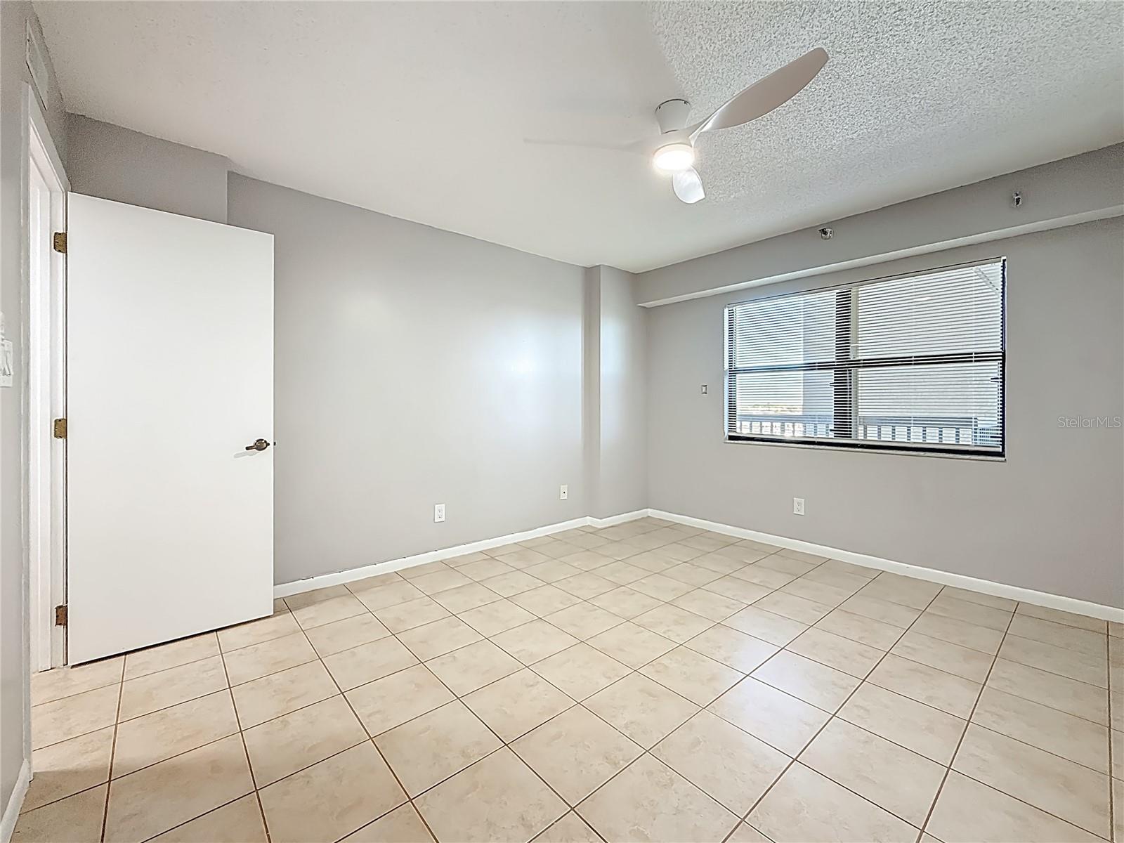 ISLAND VIEW SOUTH CONDO - Residential