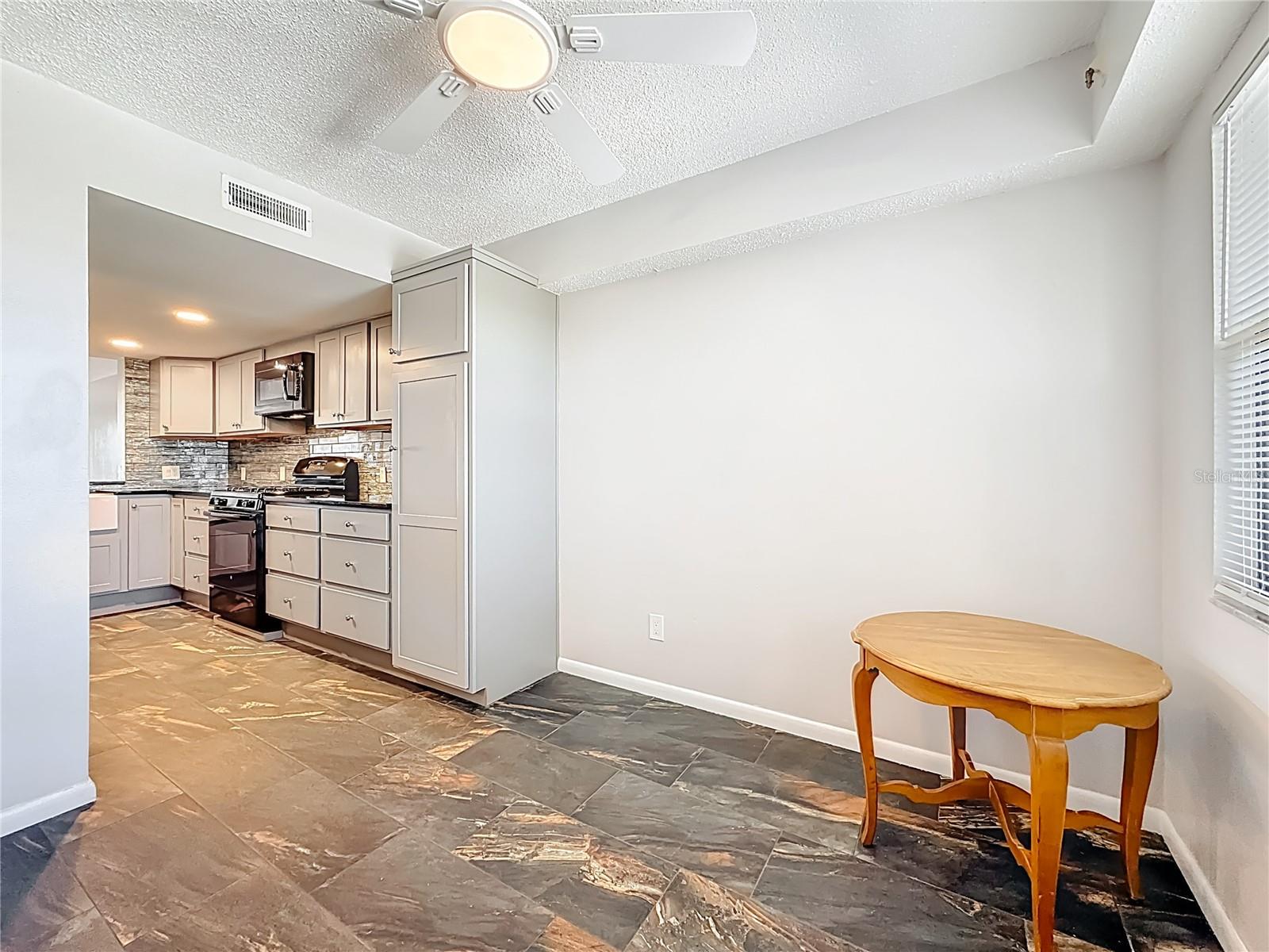 ISLAND VIEW SOUTH CONDO - Residential