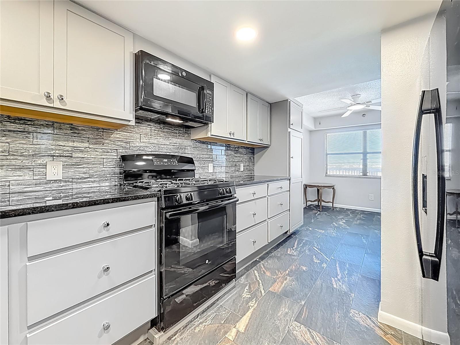 ISLAND VIEW SOUTH CONDO - Residential