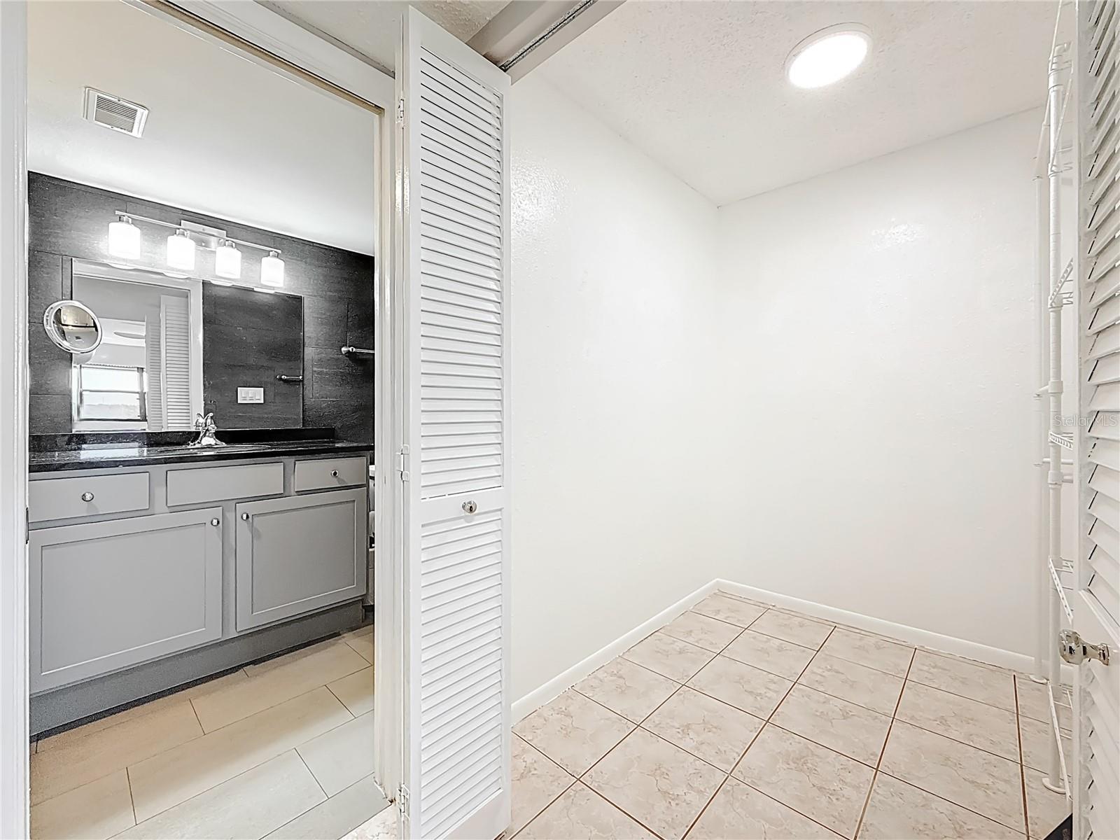 ISLAND VIEW SOUTH CONDO - Residential