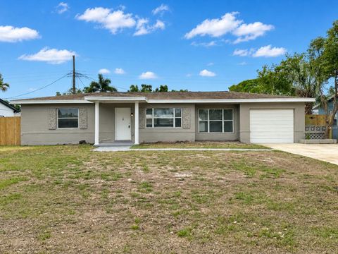 Photo of 5650 47th Avenue N, Kenneth City, FL 33709 (MLS # TB8505446)
