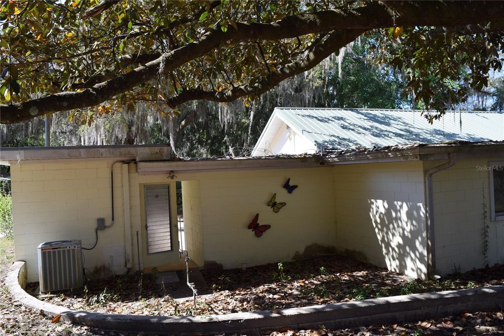 Photo of 121 Aweema Way, Melrose, FL 32666 (MLS # OM723075)