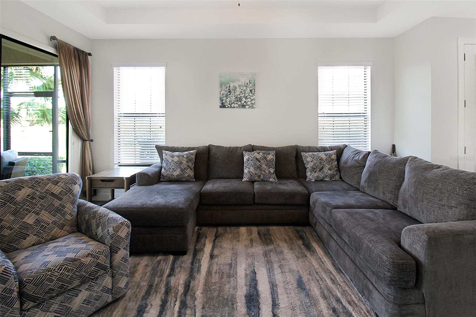 ESPLANADE PH I - Residential Lease