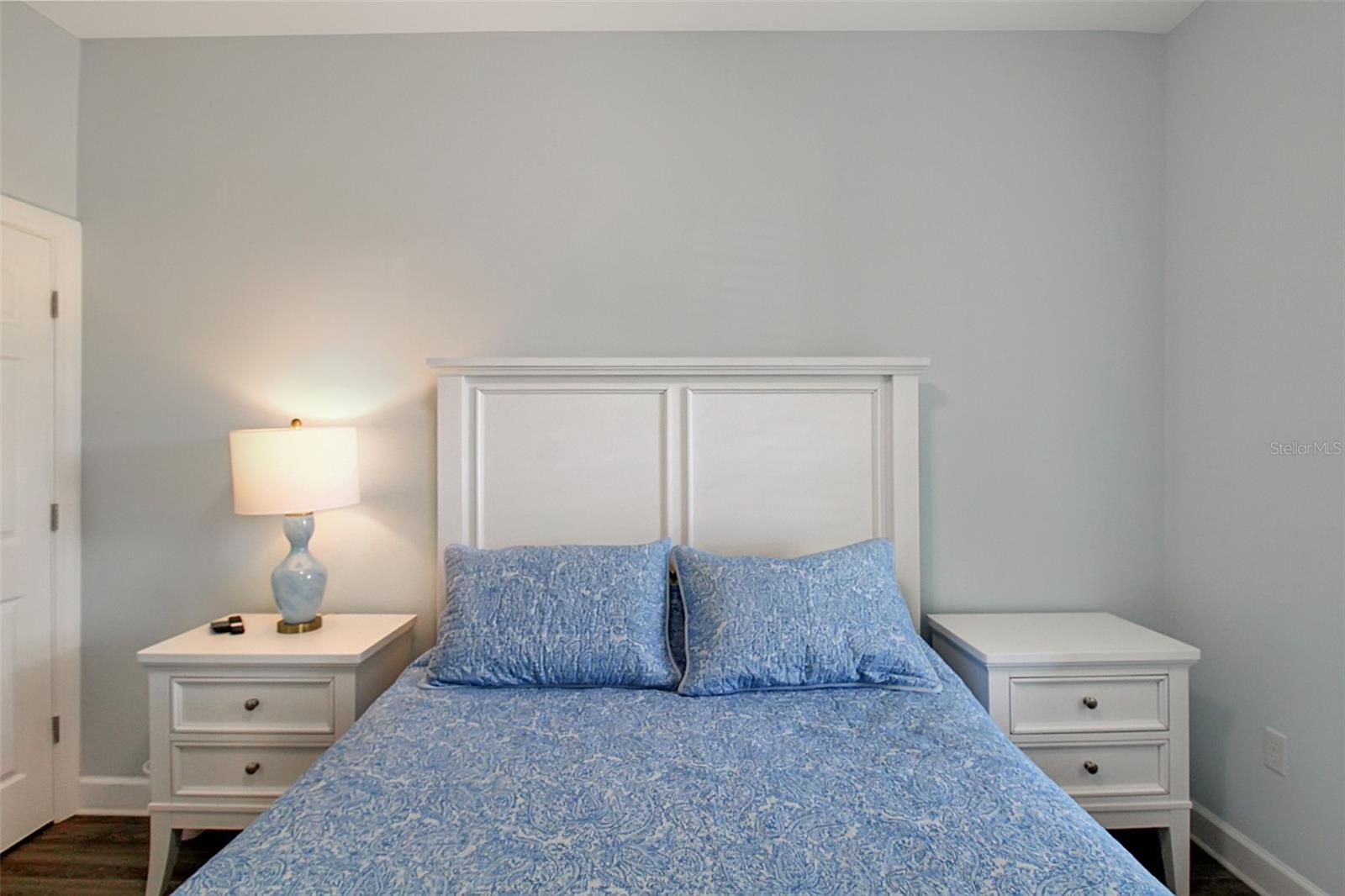 ESPLANADE PH I - Residential Lease