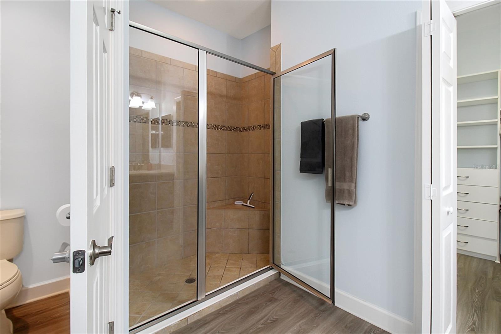 ESPLANADE PH I - Residential Lease
