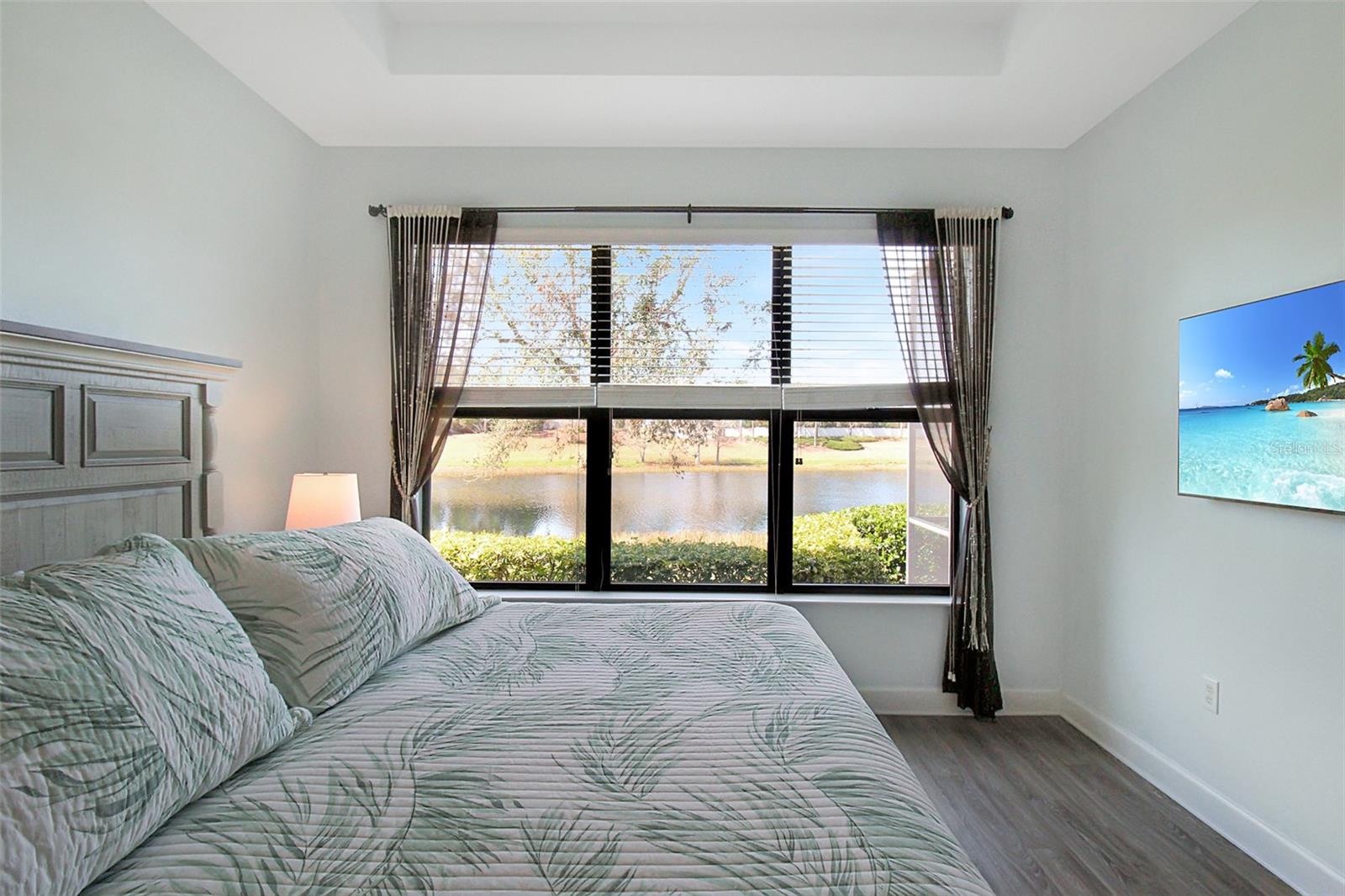 ESPLANADE PH I - Residential Lease