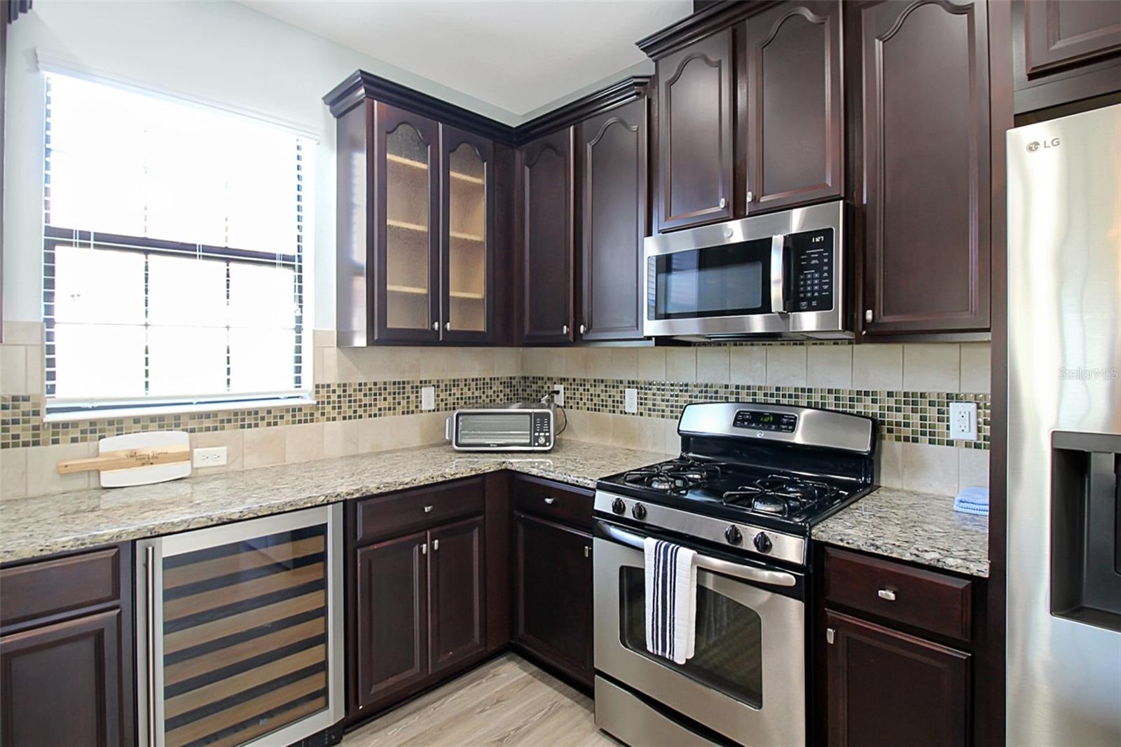 ESPLANADE PH I - Residential Lease