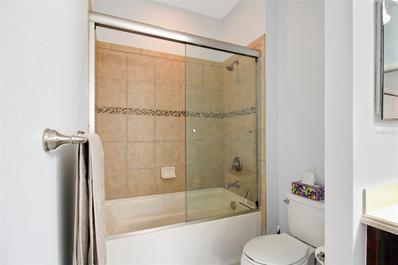 ESPLANADE PH I - Residential Lease