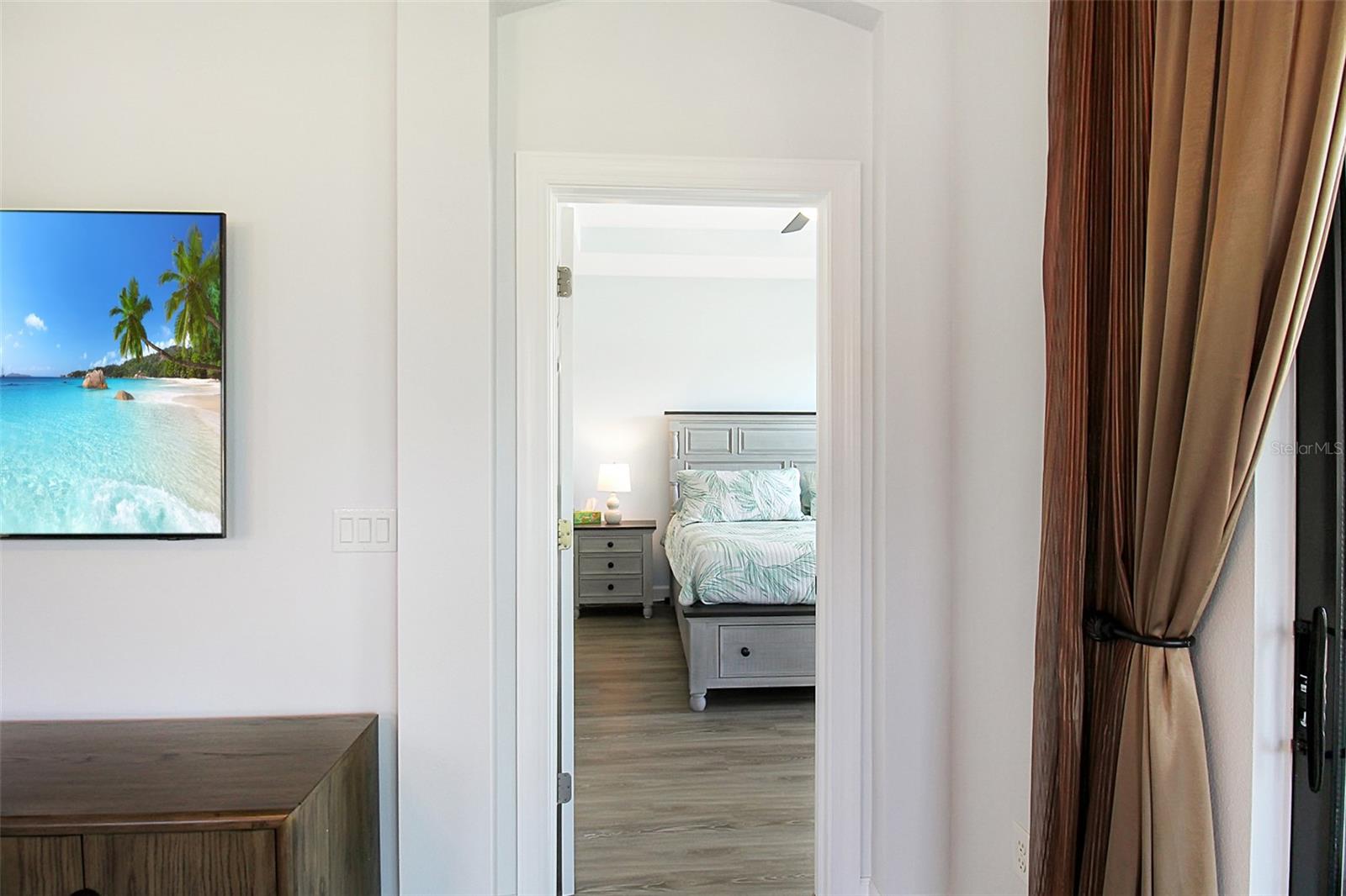 ESPLANADE PH I - Residential Lease