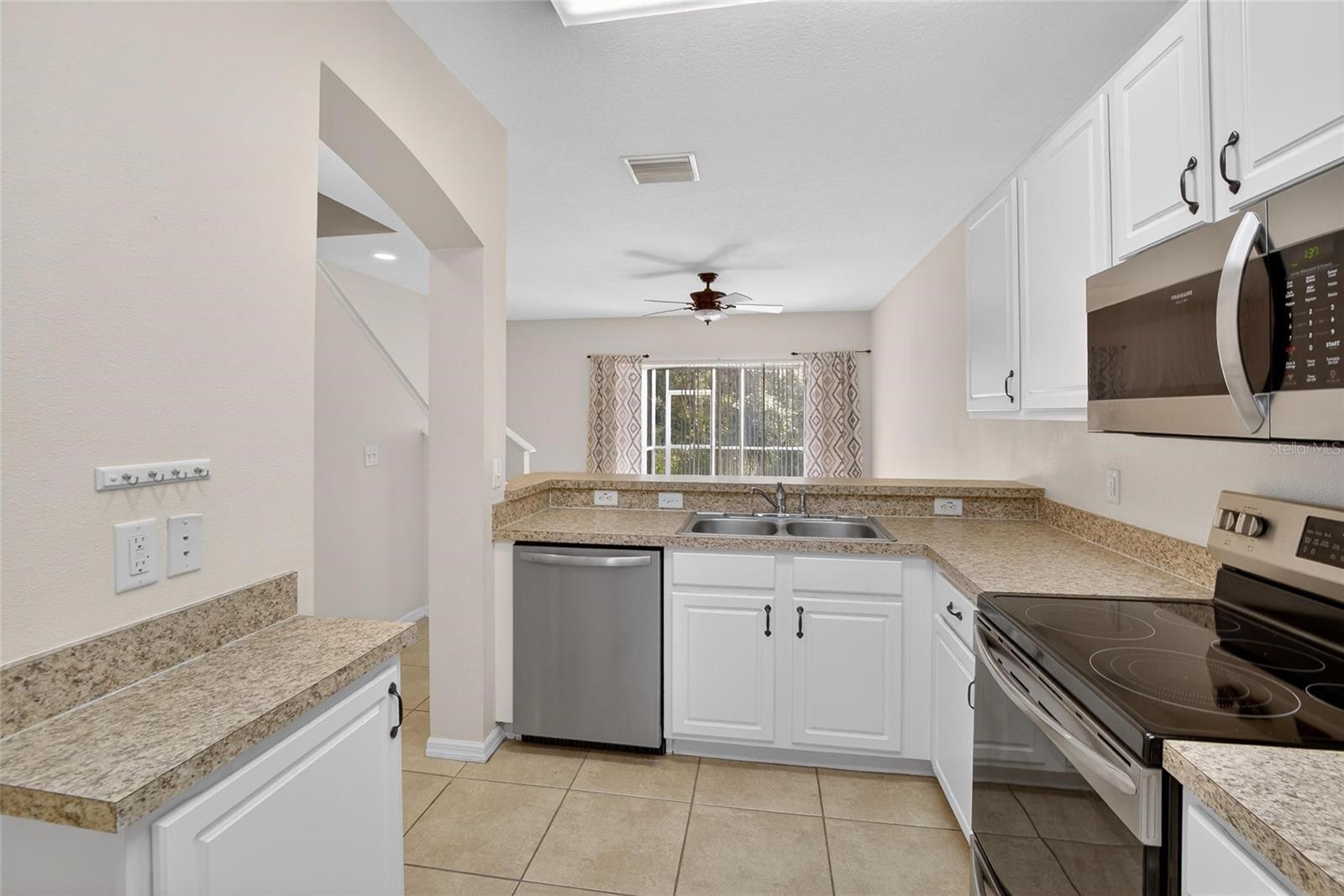 FISHHAWK RANCH TOWNHOMES - Residential