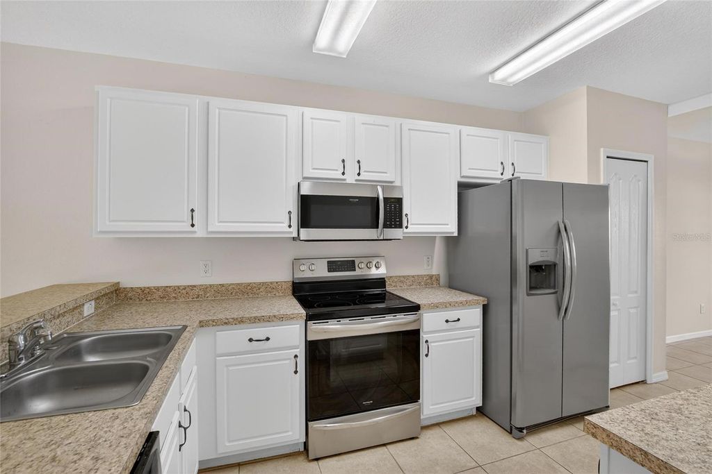 Photo of 15843 Fishhawk View Drive, Lithia, FL 33547 (MLS # TB8453627)