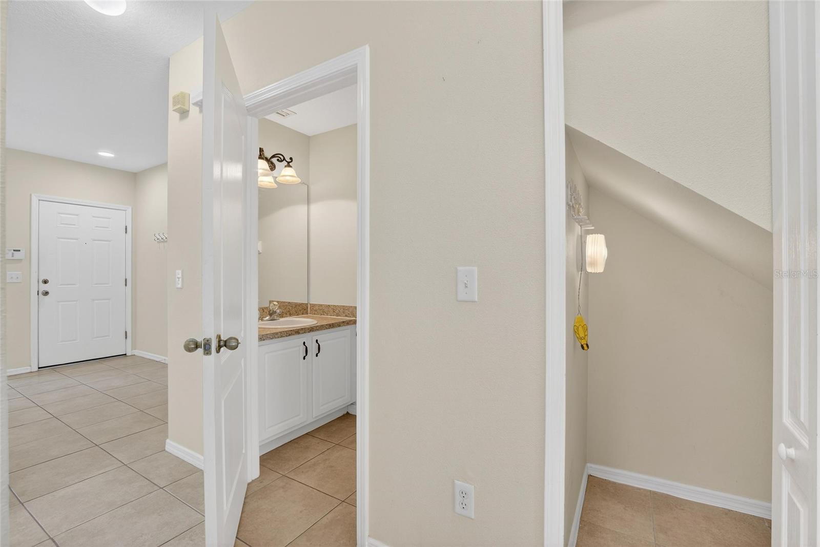 FISHHAWK RANCH TOWNHOMES - Residential