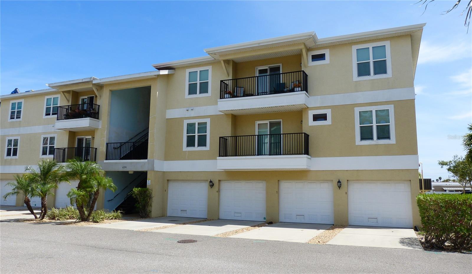 Regency Palms immaculate kept 3 bedroom 2 bath 1 car garage condo located near restaurants, shopping and downtown New Port Richey. This condo features upgraded kitchen cabinets, granite tops, stainless steel appliances, laminate floors, carpet in the bedrooms. Inside laundry .Split bedroom plan with second bath tub and shower combo. .The master bedroom offers you space and privacy as well as a walk in closet and master en-suite with walk in shower. Additional 10x 16 storage area downstairs .The community offers a pool, hot tub and dog park. Rent includes cable, internet, exterior maintenance, water and trash. You have the option to join at low-cost membership to a private beach through the Gulf Harbor Beach Club. Green Key beach 5 minutes away by car. Downtown of New Port Richey 10 min walk.
