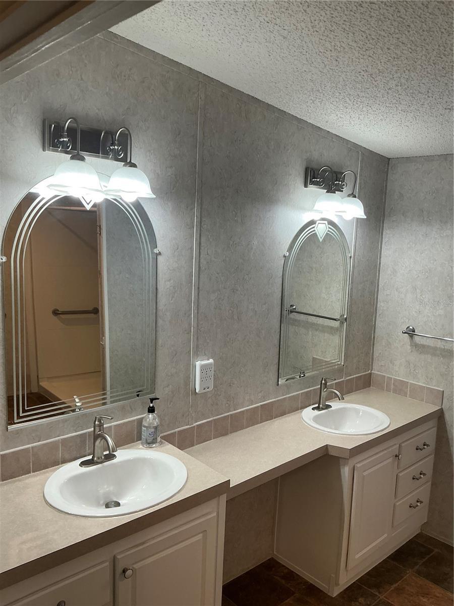 BROOKRIDGE COMM - Residential