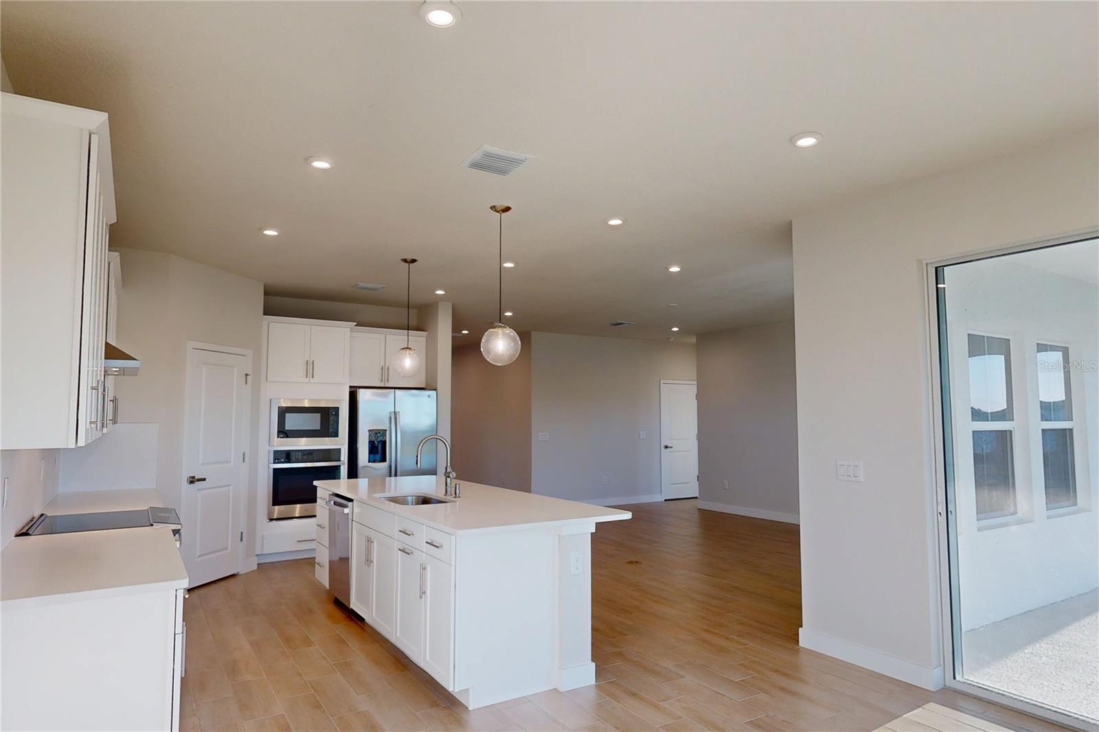 10118 ZENNIA LANE