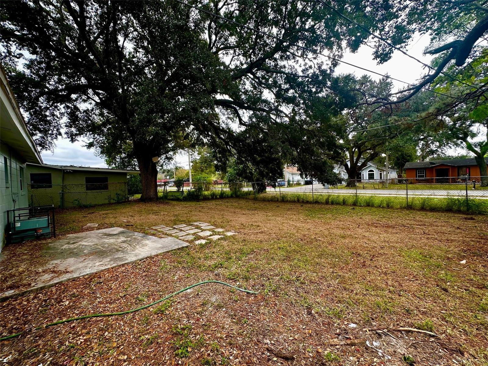 MALIBU GROVES - Residential Lease