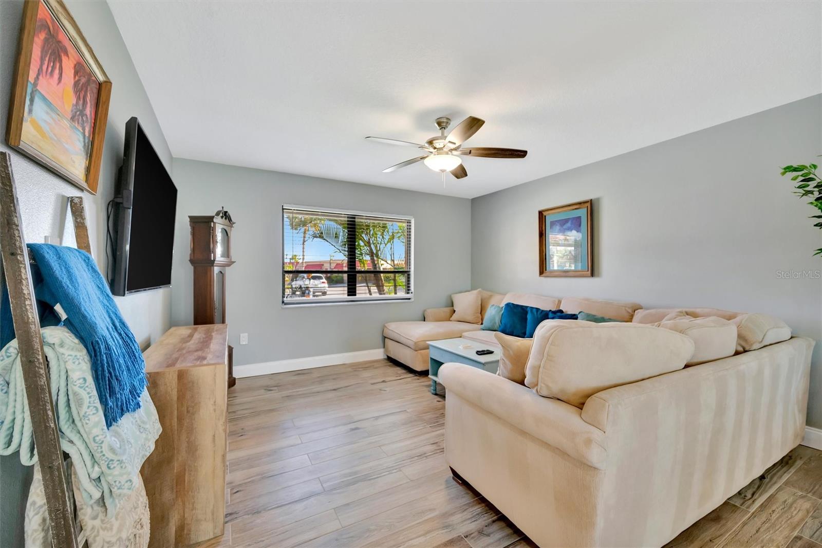 PALMA SOLA HARBOUR SEC 4 - Residential