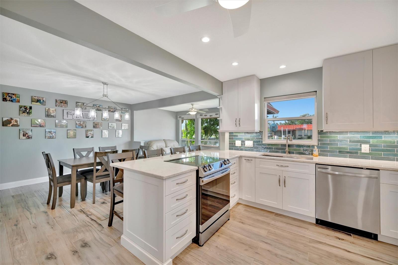 PALMA SOLA HARBOUR SEC 4 - Residential