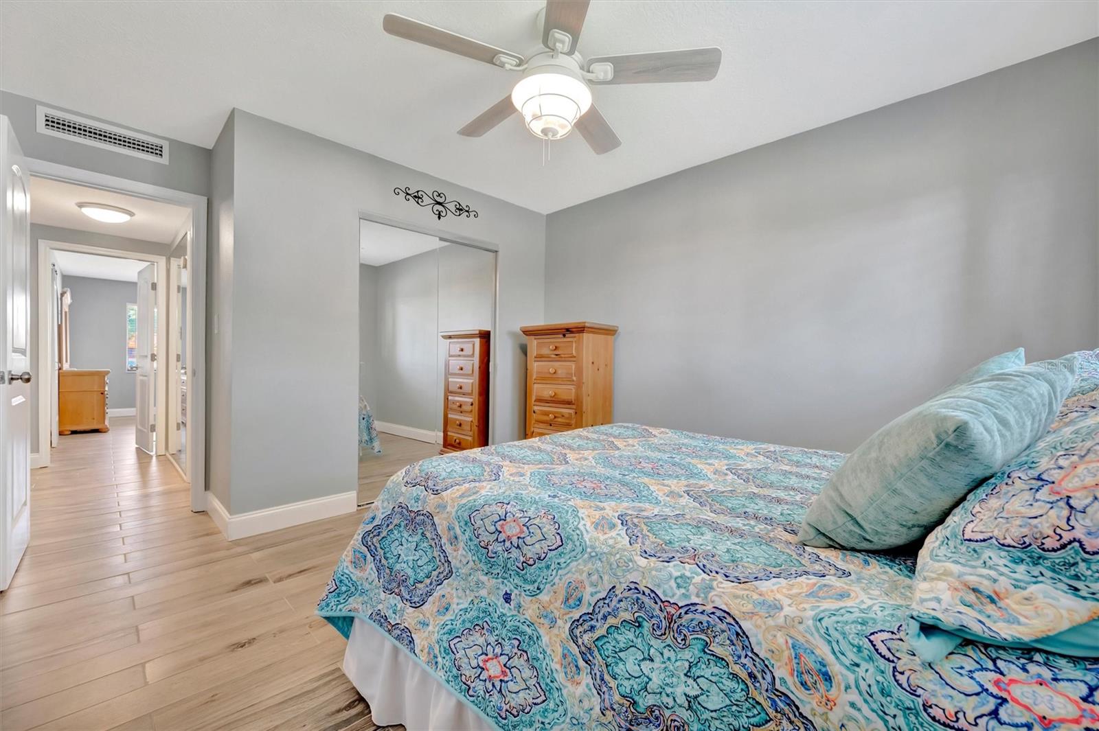 PALMA SOLA HARBOUR SEC 4 - Residential