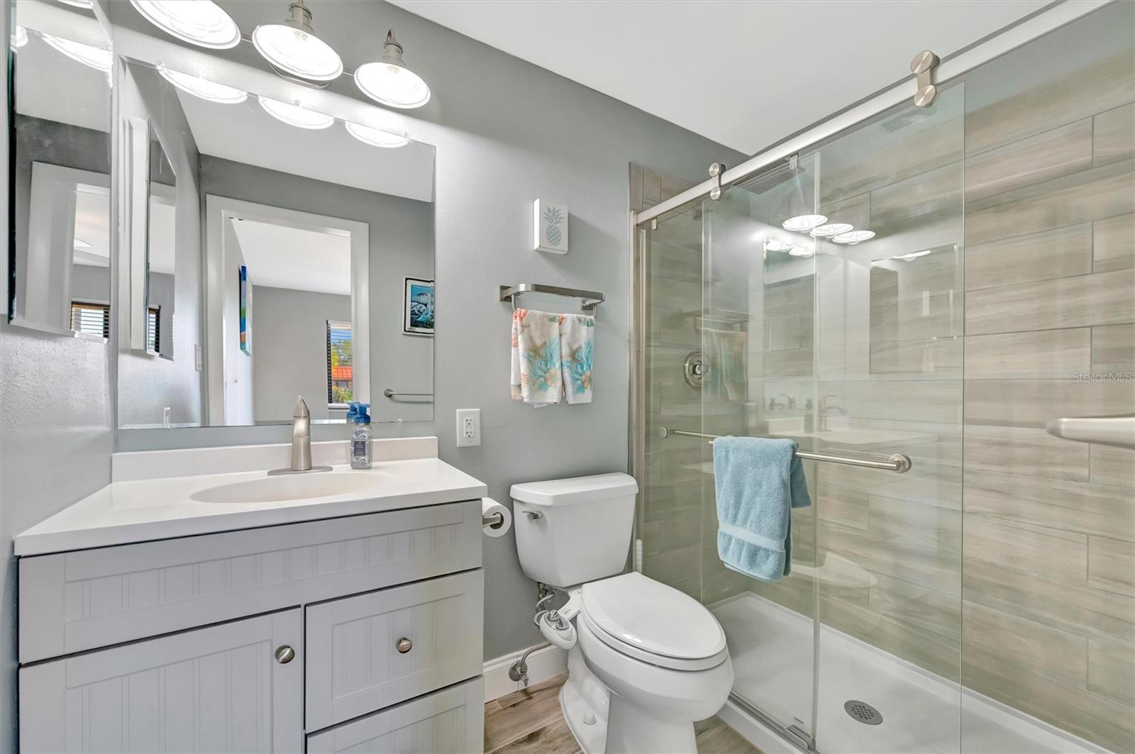 PALMA SOLA HARBOUR SEC 4 - Residential