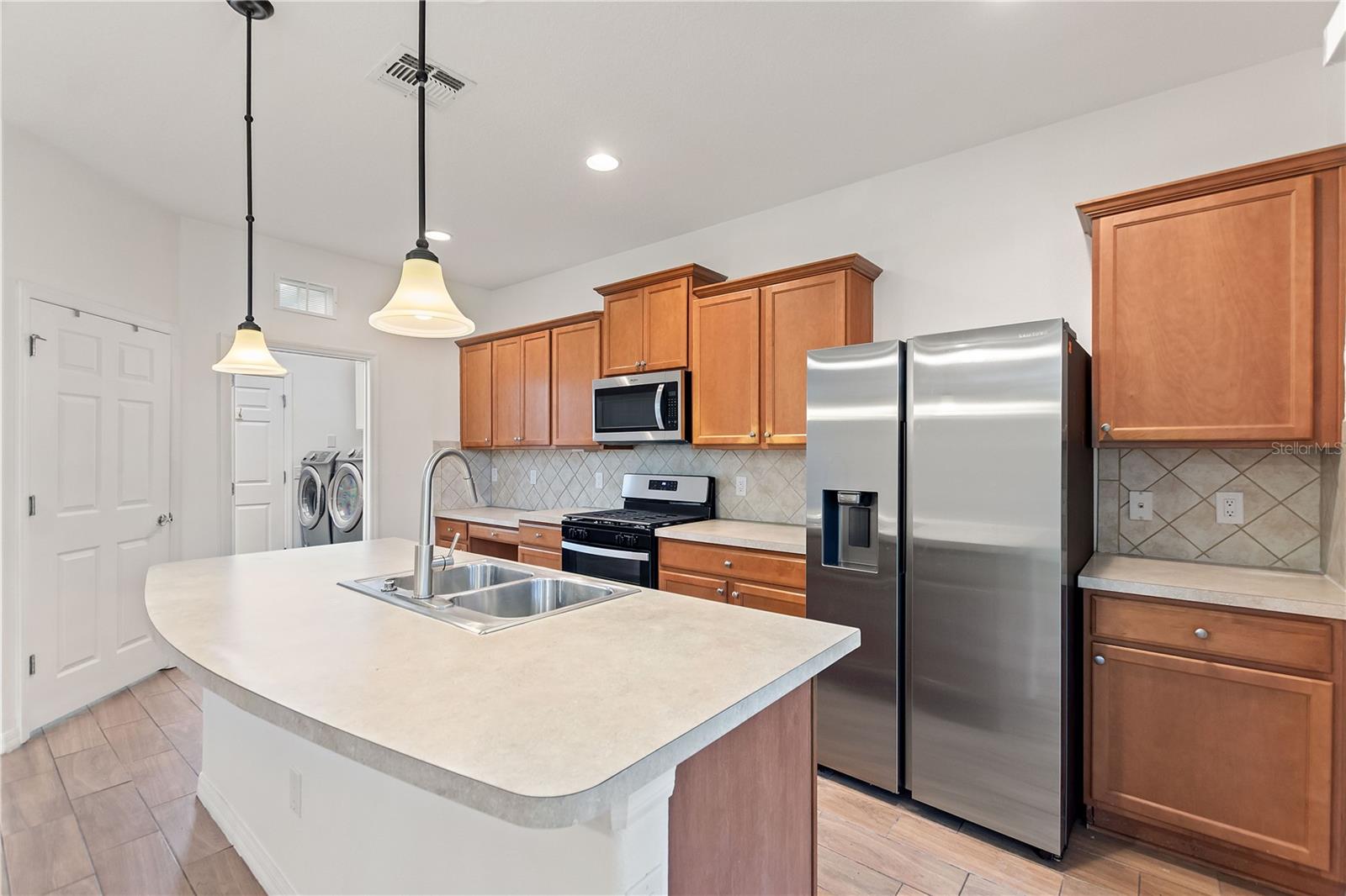 519 CADIZ DRIVE