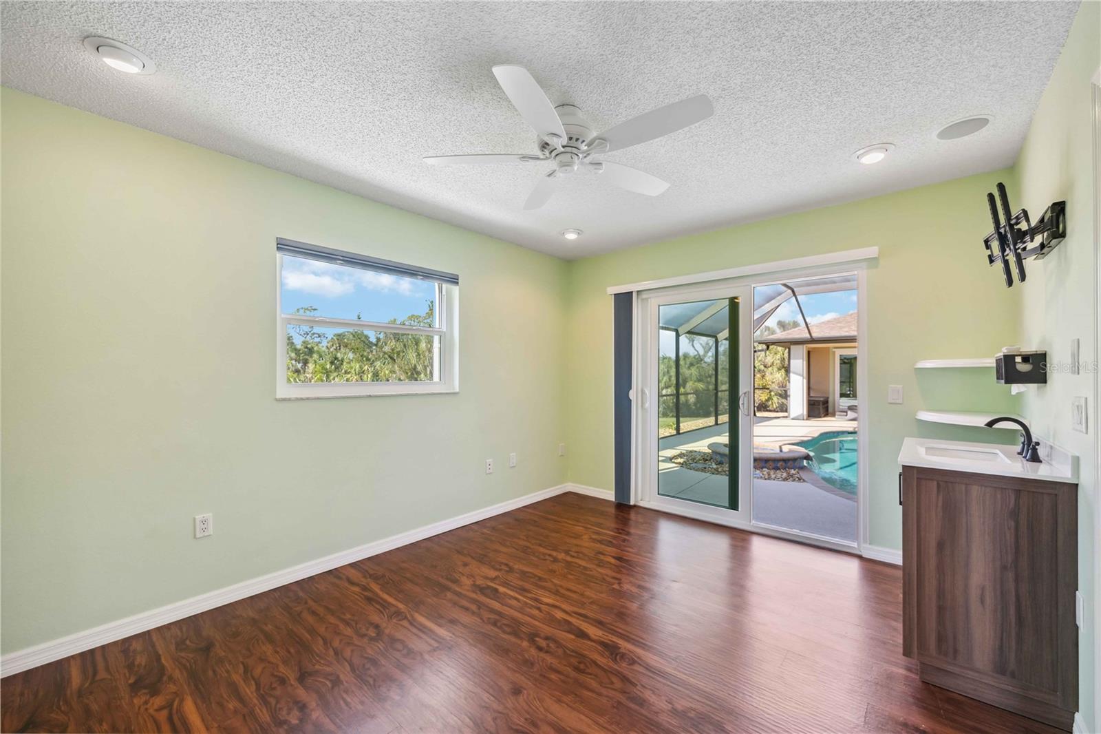 MANASOTA LAND & TIMBER CO - Residential