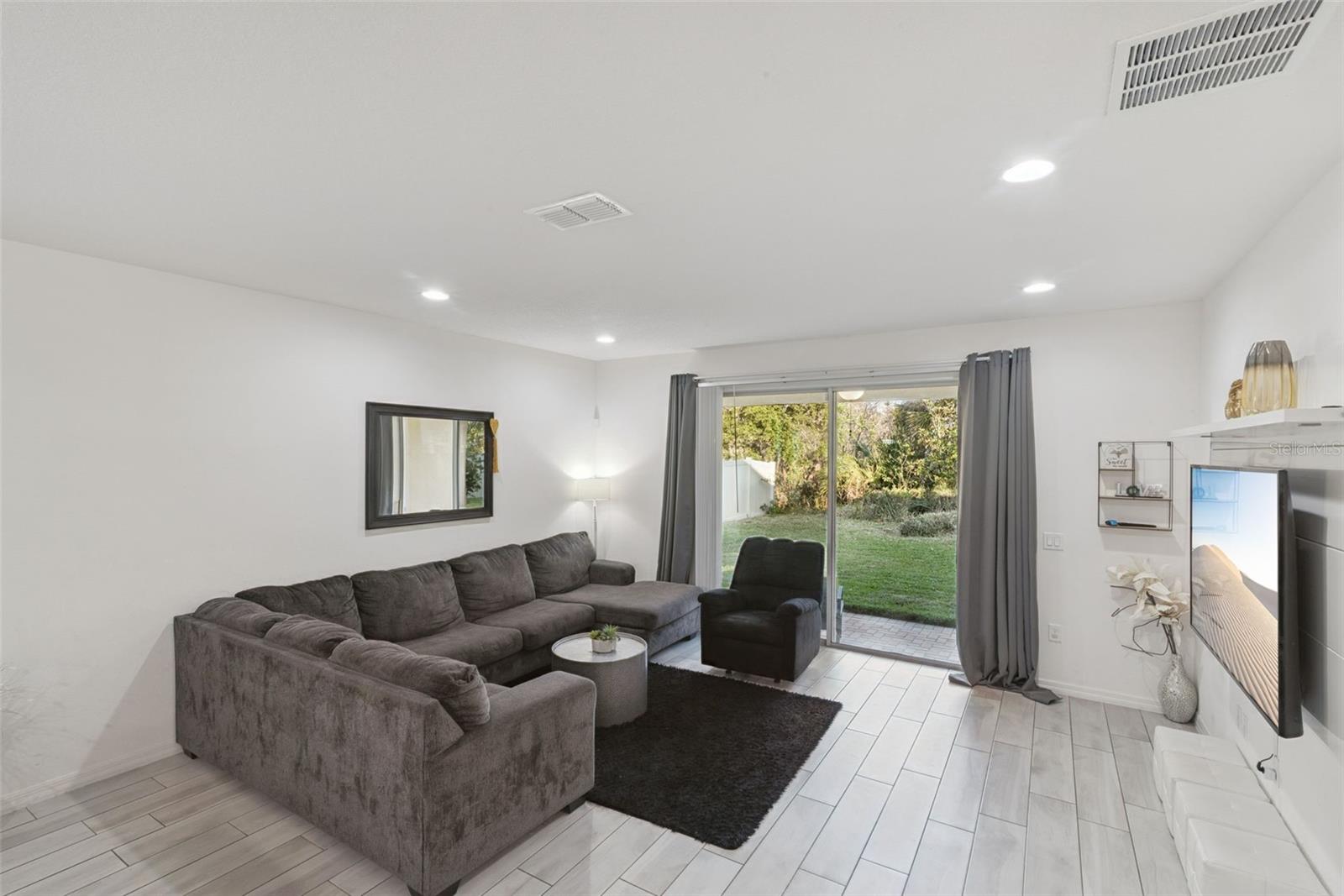 HARBOR SHORES - Residential