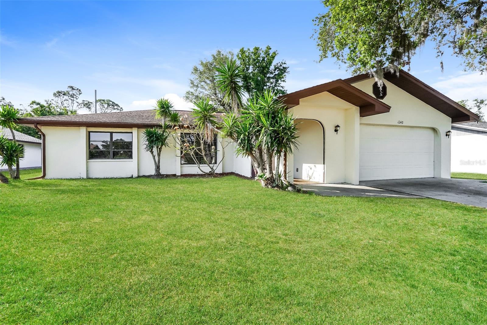Discover this spacious 3-bedroom, 2-bathroom pet-friendly home offering 1,589 sq ft of comfortable living space. This inviting residence provides ample room for relaxation and entertainment. Whether you're enjoying a cozy night in or hosting friends and family, you'll appreciate the thoughtful layout and generous space.