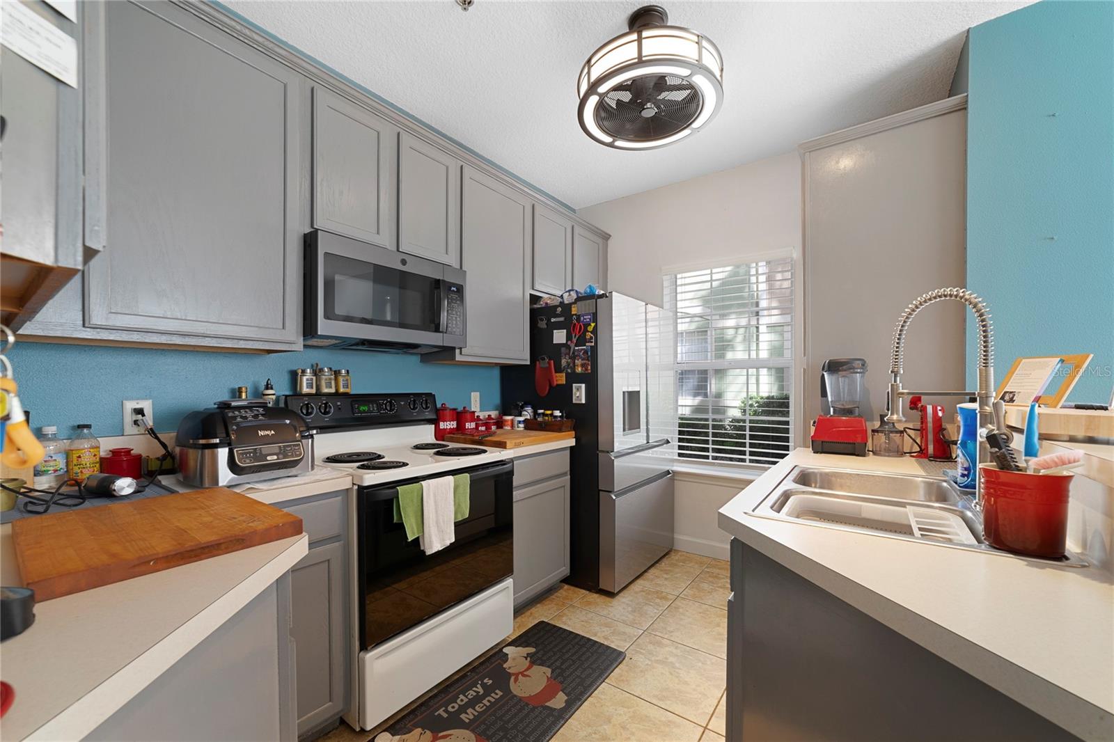 SUMMERGATE CONDO PH 04 6357/3553 UNIT 4114 - Residential