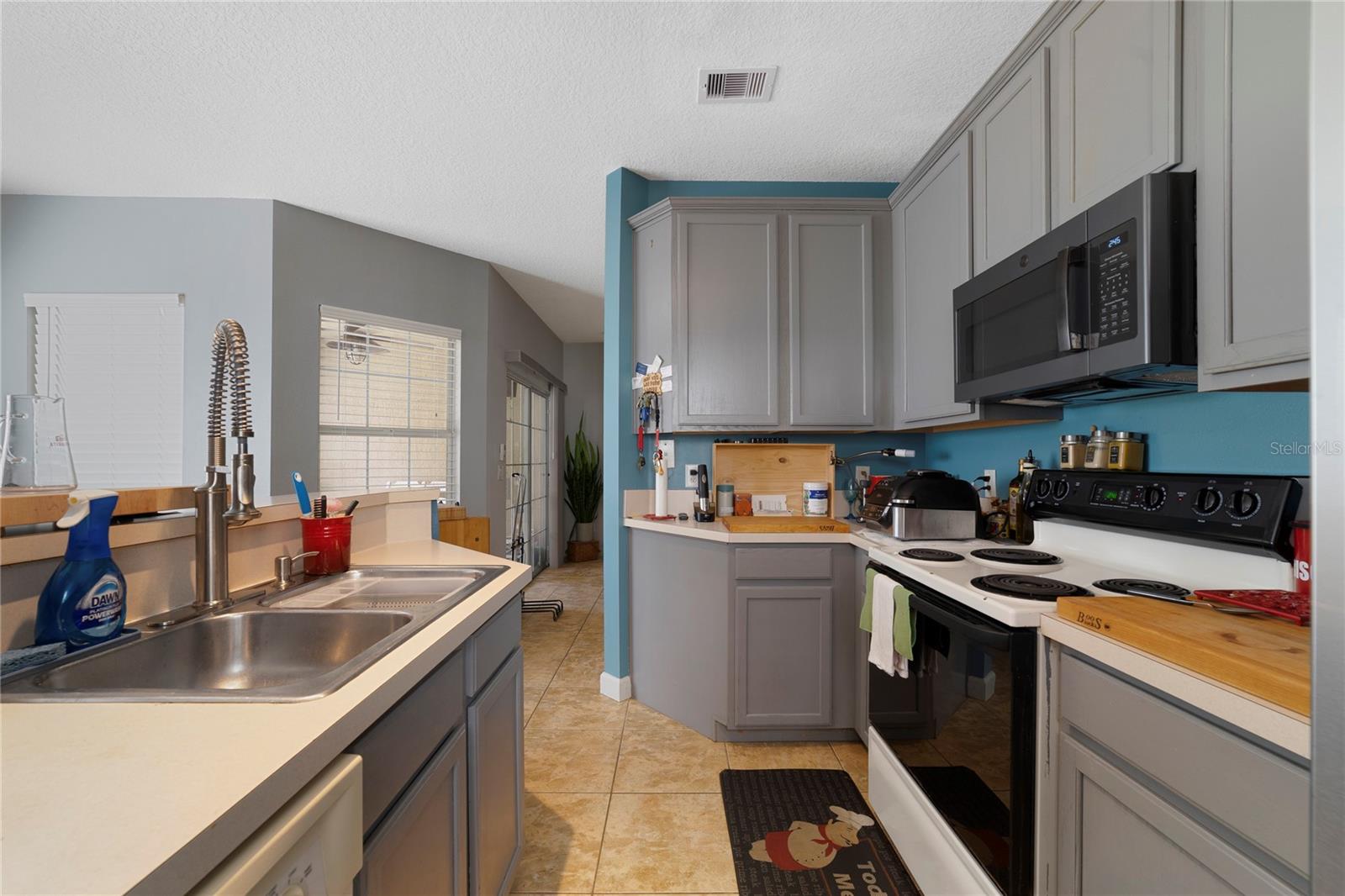 SUMMERGATE CONDO PH 04 6357/3553 UNIT 4114 - Residential