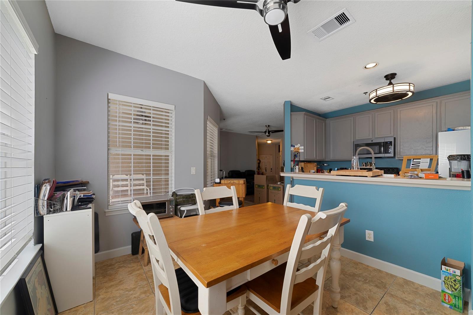 SUMMERGATE CONDO PH 04 6357/3553 UNIT 4114 - Residential