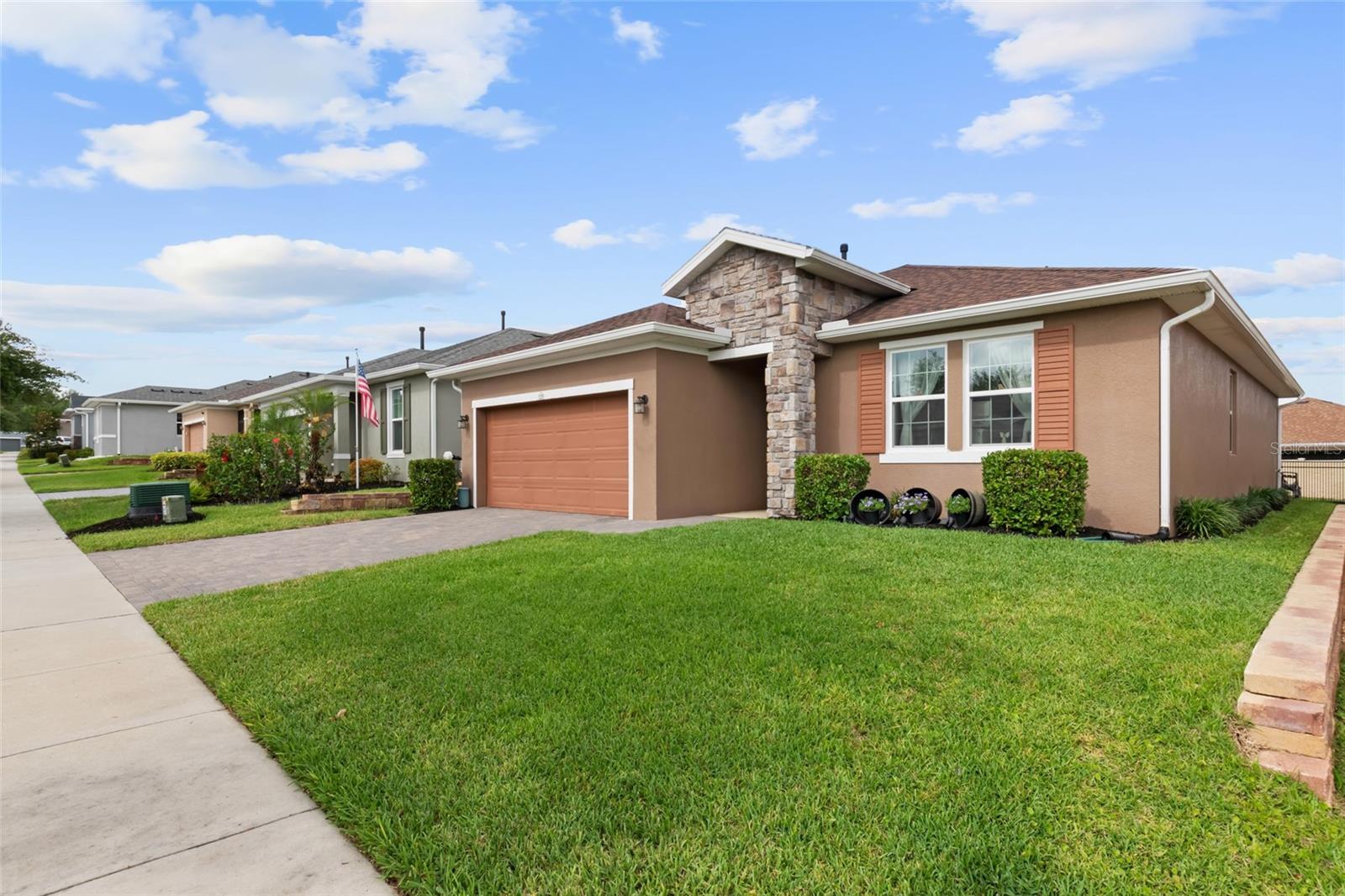 CASCADES/GRVLAND-PH 6 - Residential