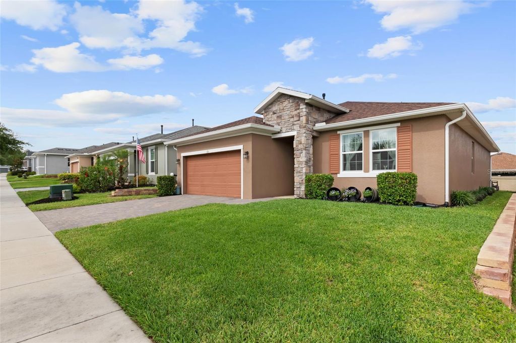 Photo of 125 Silver Maple Road, Groveland, FL 34736 (MLS # G5109281)