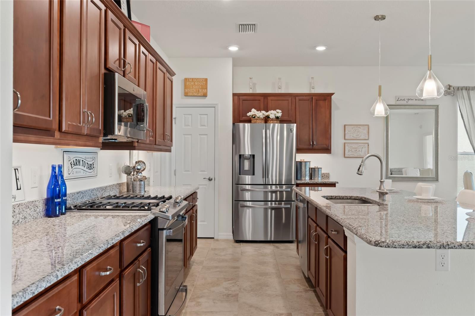 CASCADES/GRVLAND-PH 6 - Residential