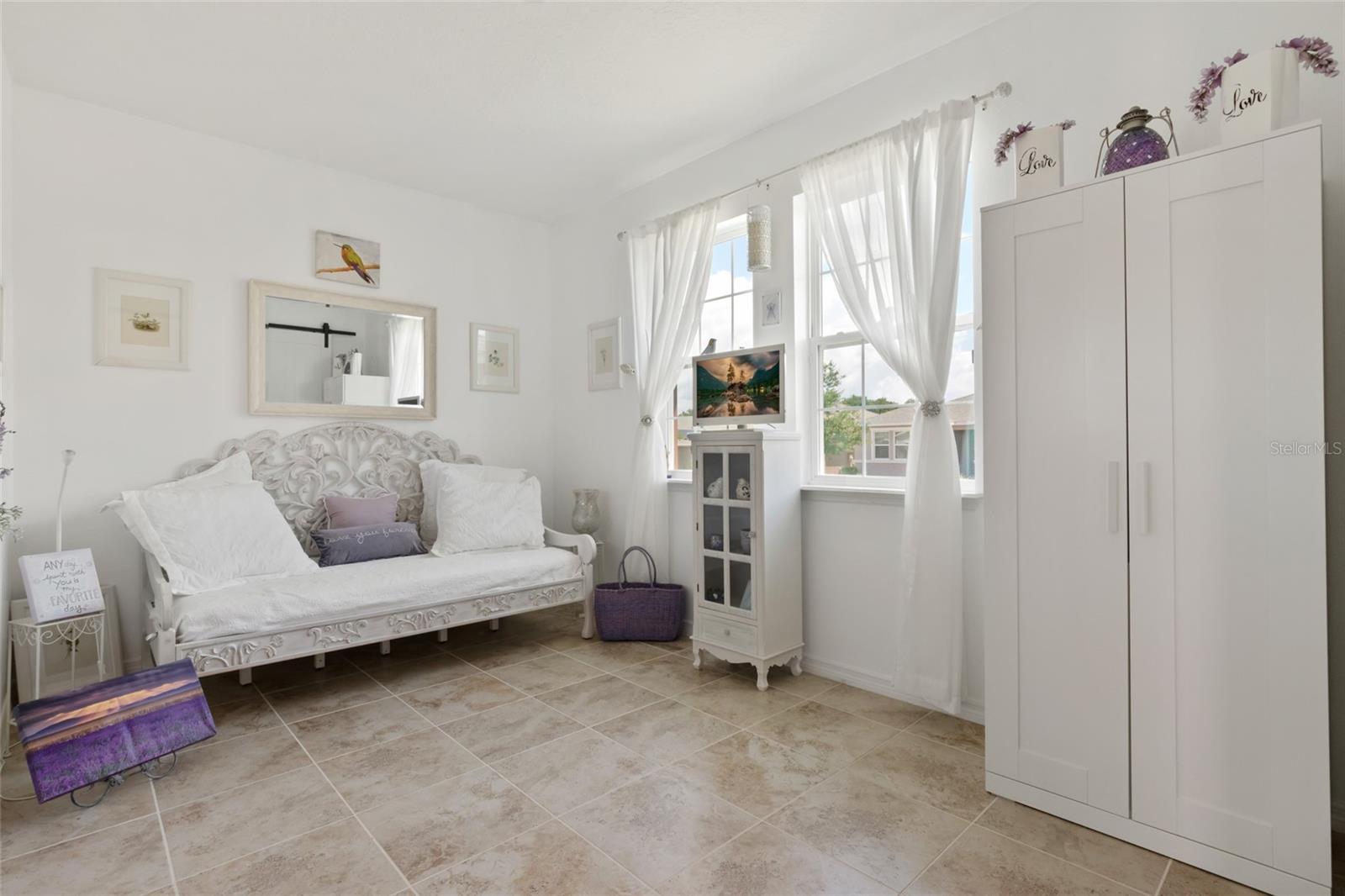 CASCADES/GRVLAND-PH 6 - Residential