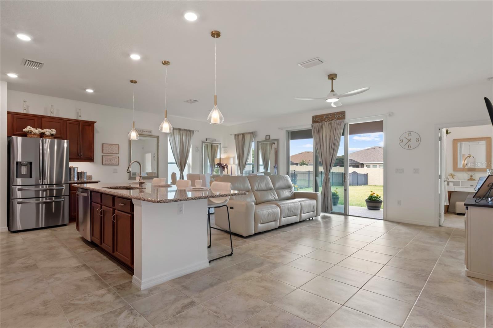 CASCADES/GRVLAND-PH 6 - Residential