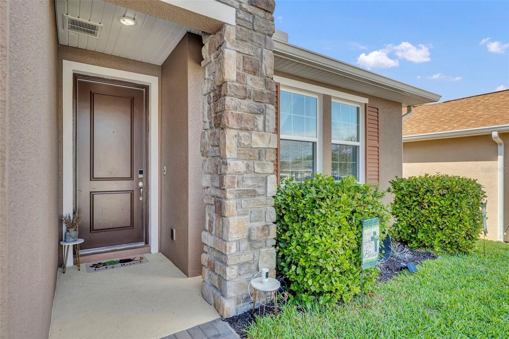 Photo of 125 Silver Maple Road, Groveland, FL 34736 (MLS # G5109281)