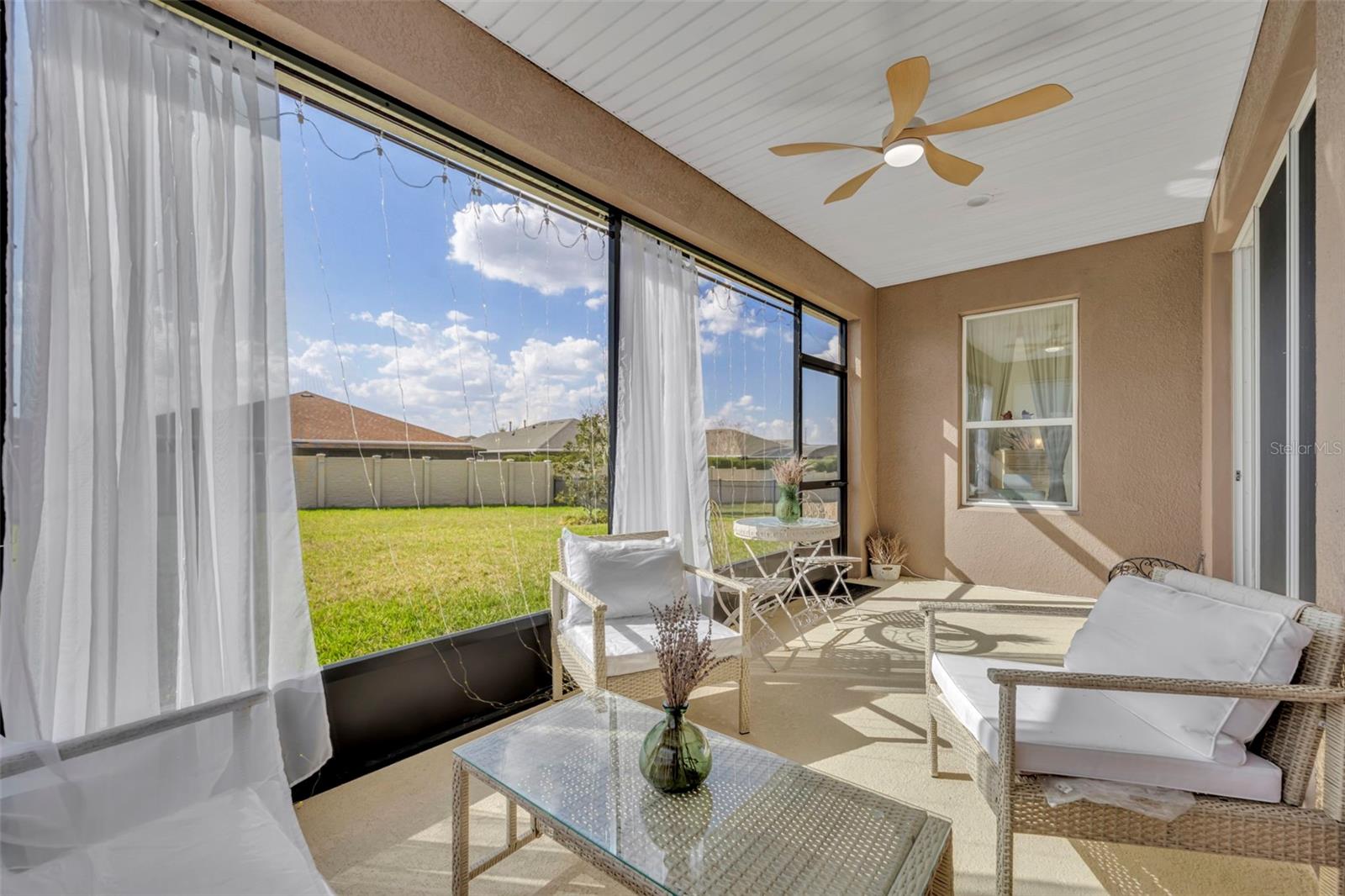 CASCADES/GRVLAND-PH 6 - Residential