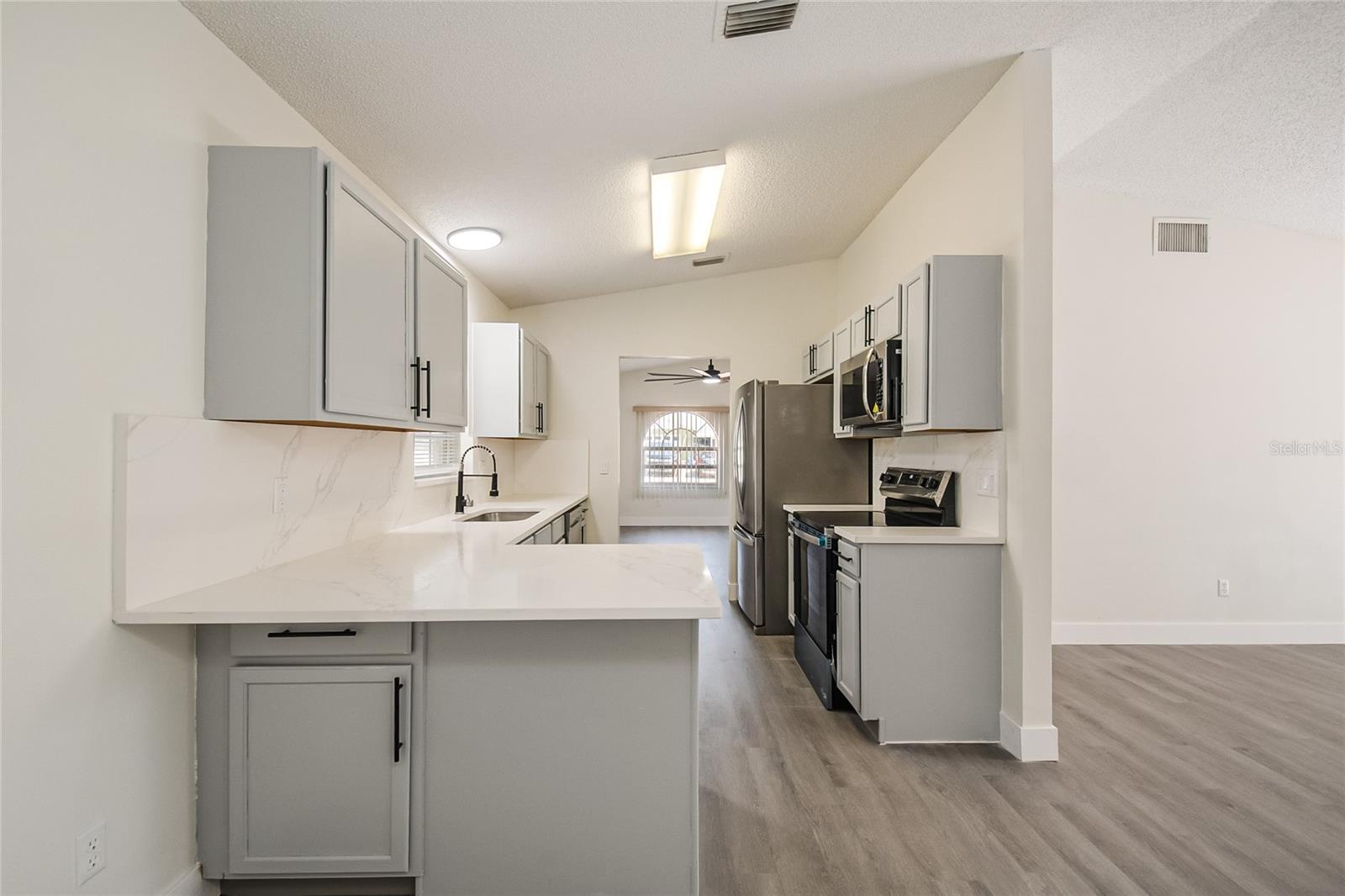 LEESBURG JACKSONS ADD NEWTOWN - Residential