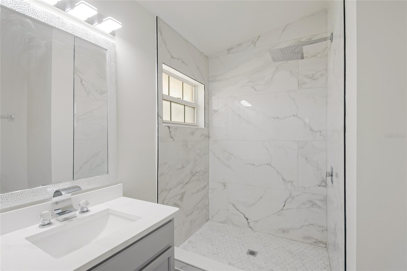 LEESBURG JACKSONS ADD NEWTOWN - Residential